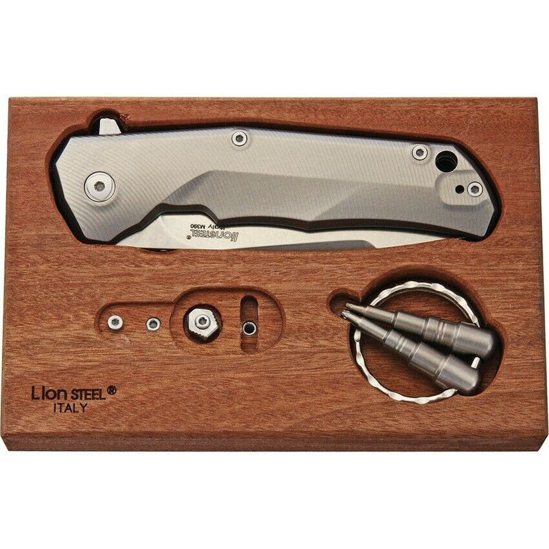 LionSTEEL TRE Framelock Folding Knife 2.88" M390 Blade Gray Titanium Handle TREGR -LionSTEEL - Survivor Hand Precision Knives & Outdoor Gear Store