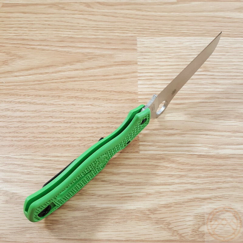 Spyderco Atlantic Salt Lockback Folding Knife 3.63" LC 200 N Tool Steel Blade Green Bi-Directional Texture FRN Handle C89FPGR -Spyderco - Survivor Hand Precision Knives & Outdoor Gear Store